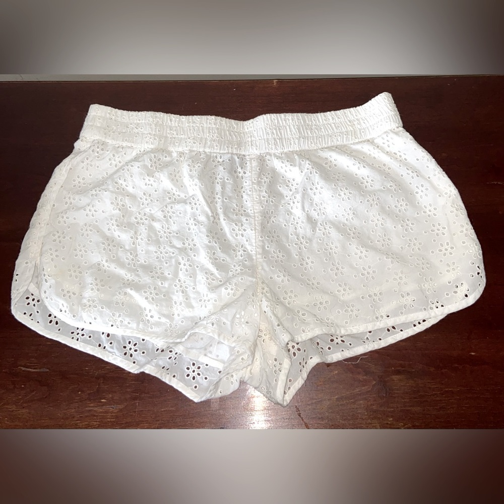Aerie White Flower Lace Shorts